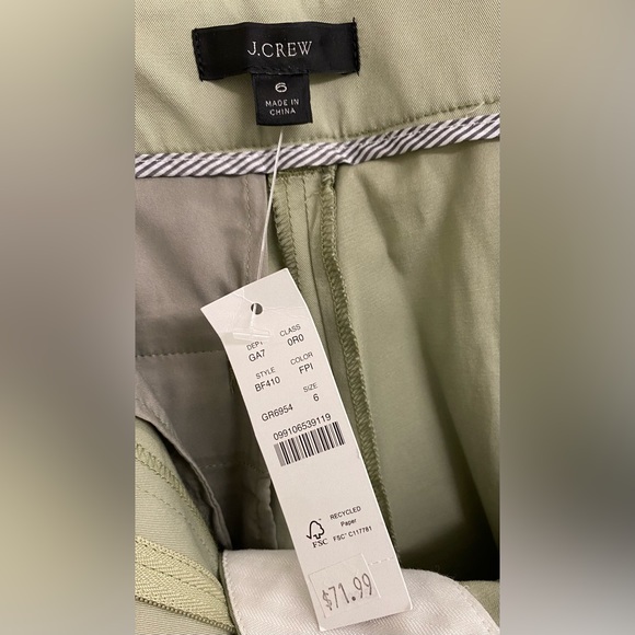 J Crew Willa Chino. Relaxed, straight leg- pintucks down the front. Size 6. - Picture 5 of 7